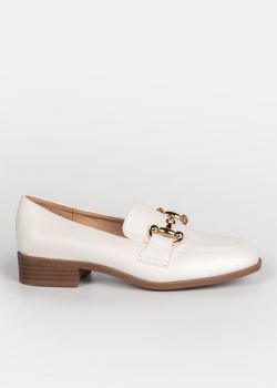 Arte Piedi Nisha Γυναικεία Loafers Flat με Χρυσό Διακοσμητικό, Λευκό